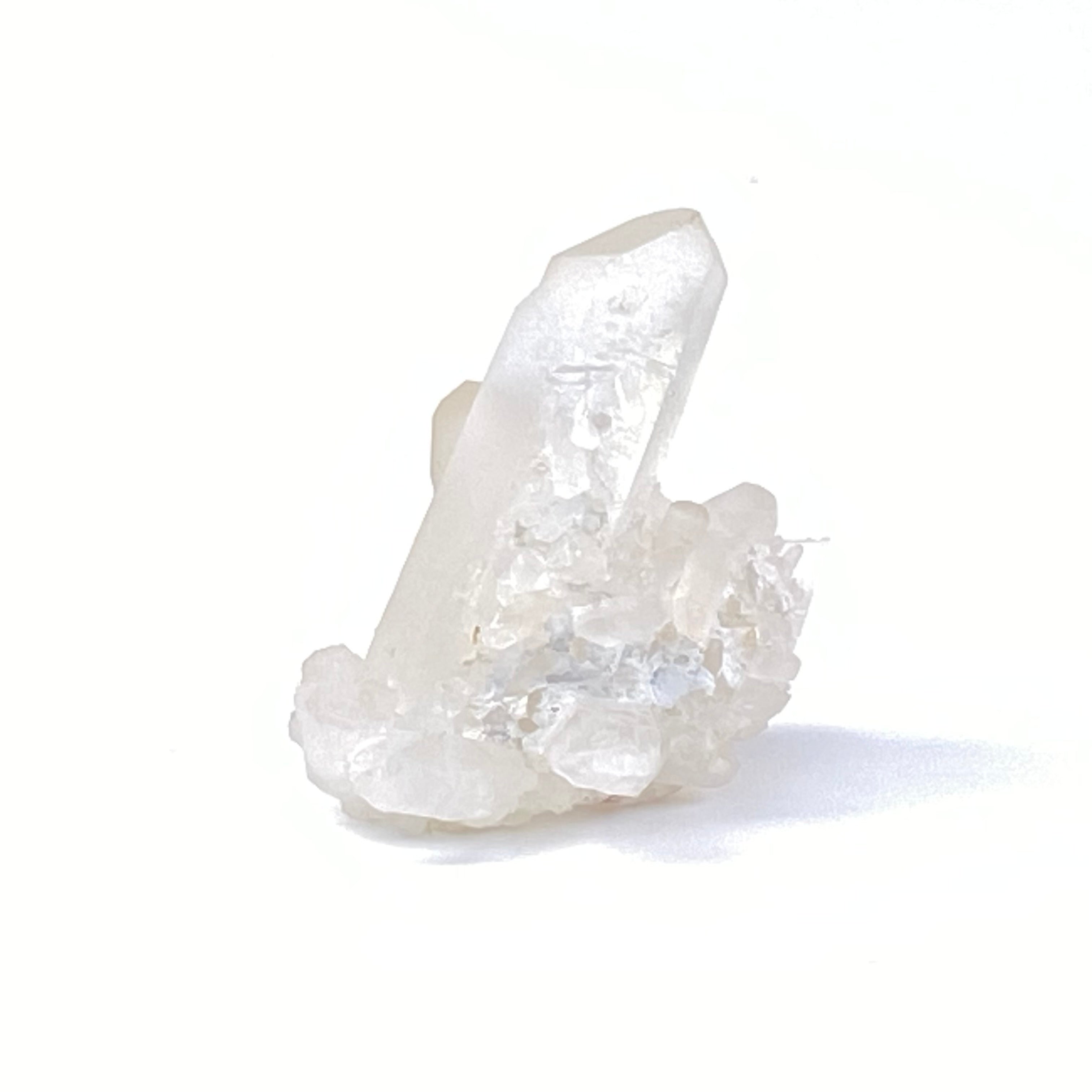 馬達加斯加白晶簇 (透明白色水晶 / 帶紅或黃泥)