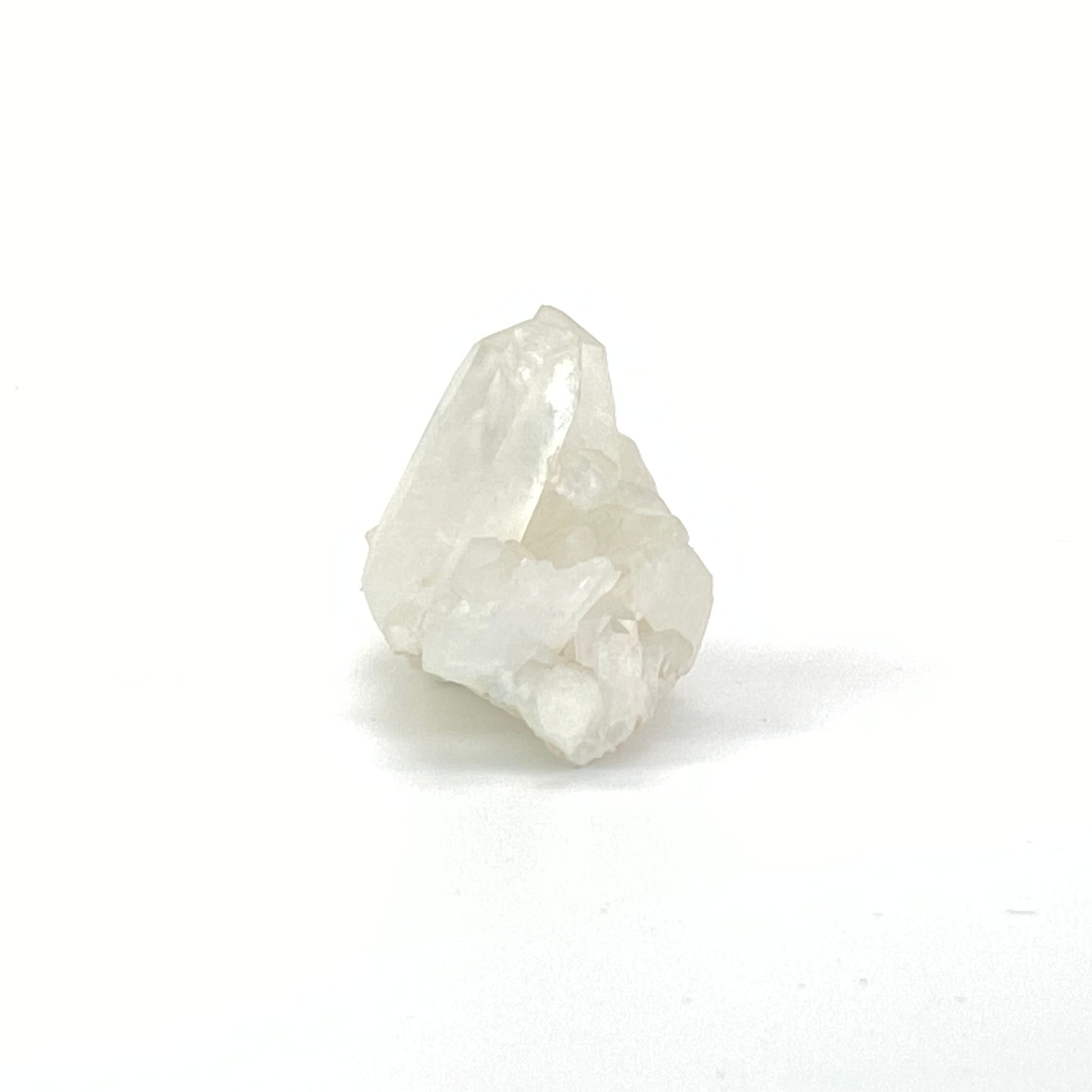 馬達加斯加白晶簇 (透明白色水晶 / 帶紅或黃泥)