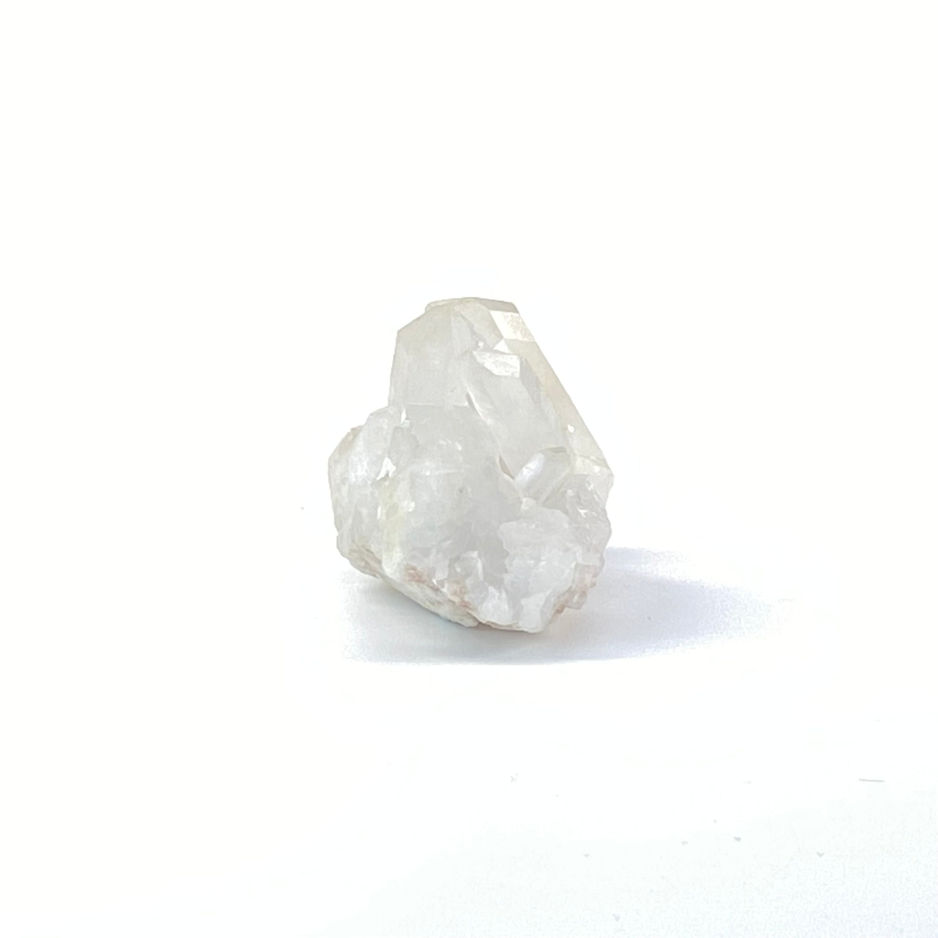 馬達加斯加白晶簇 (透明白色水晶 / 帶紅或黃泥)