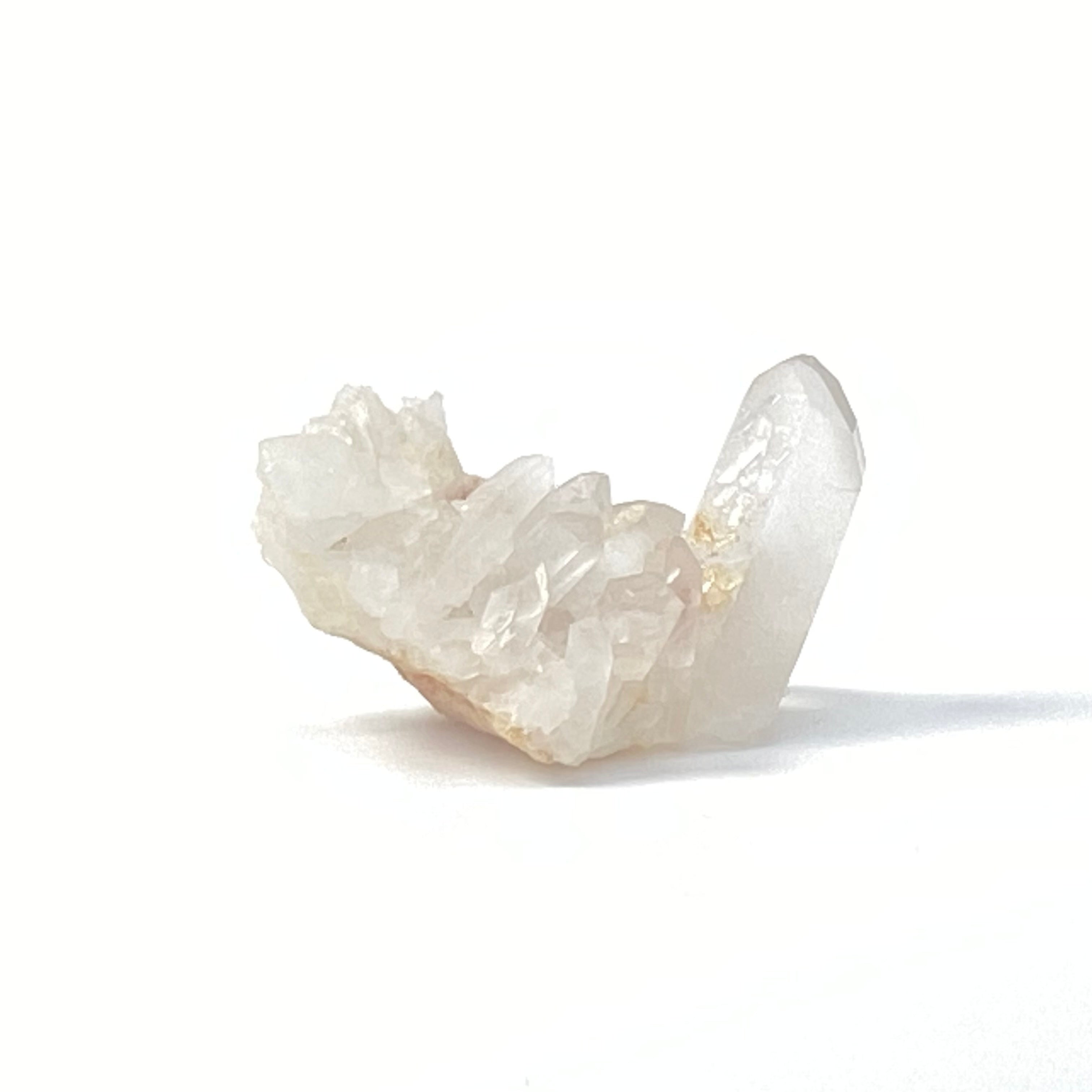 馬達加斯加白晶簇 (透明白色水晶 / 帶紅或黃泥)