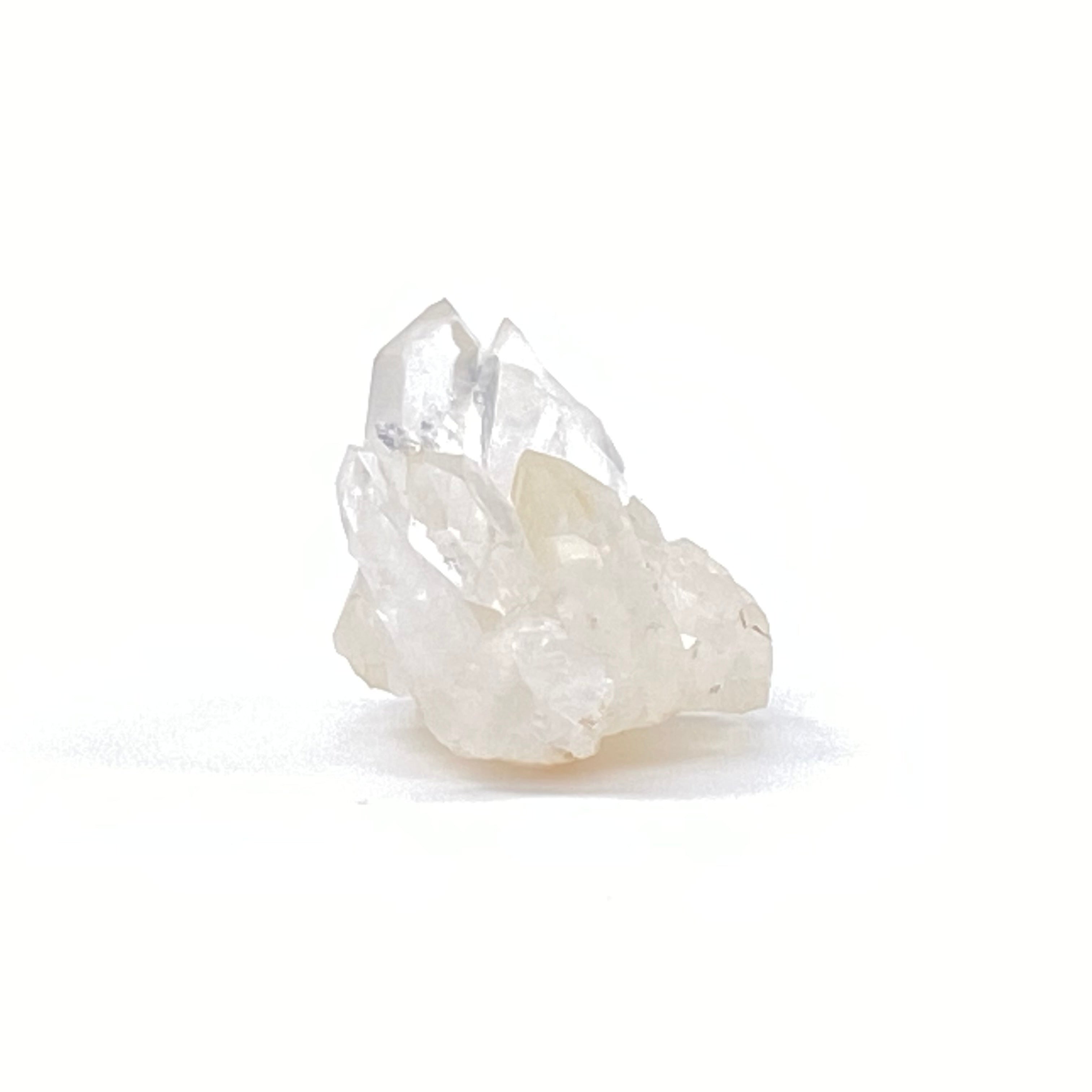 馬達加斯加白晶簇 (透明白色水晶 / 帶紅或黃泥)