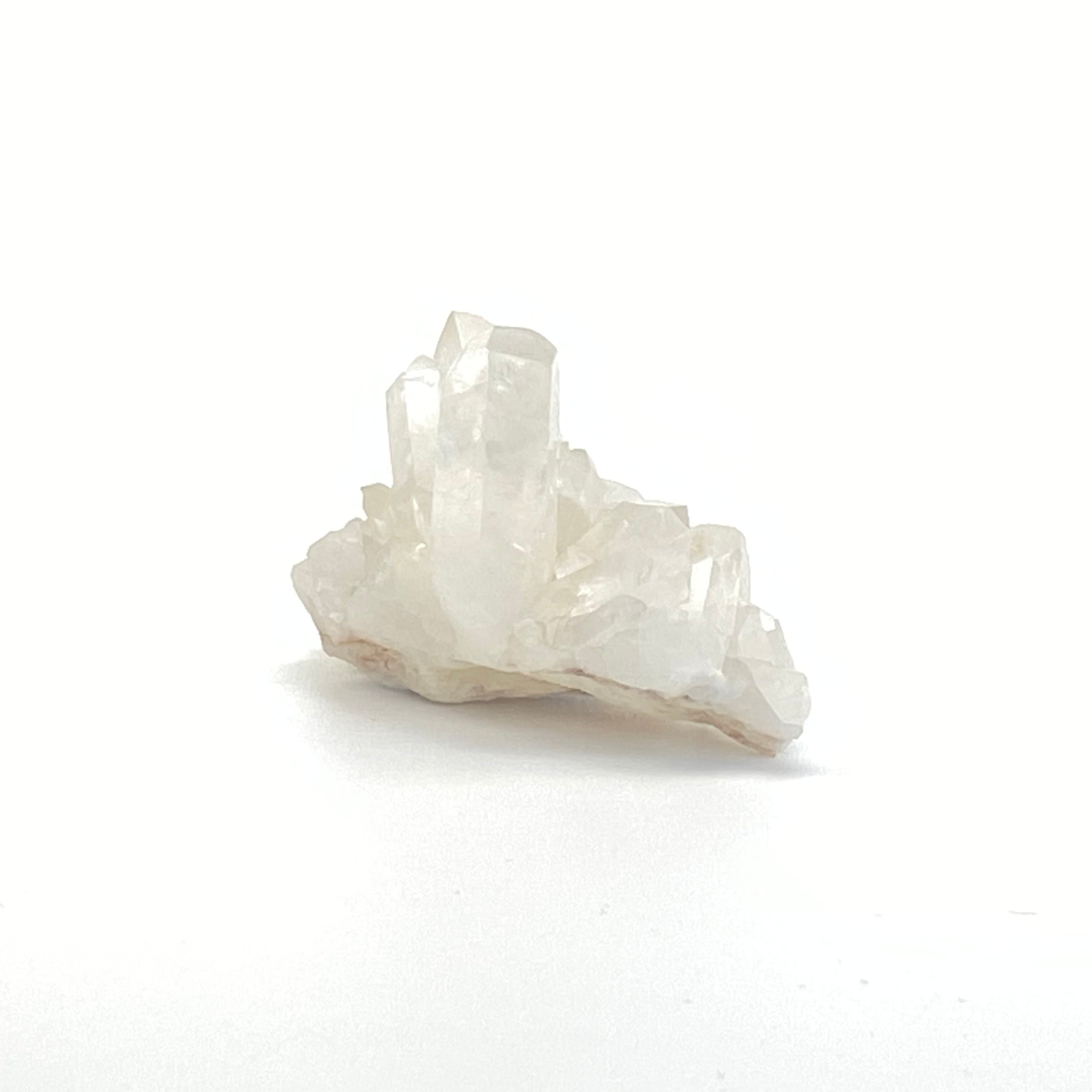 馬達加斯加白晶簇 (透明白色水晶 / 帶紅或黃泥)