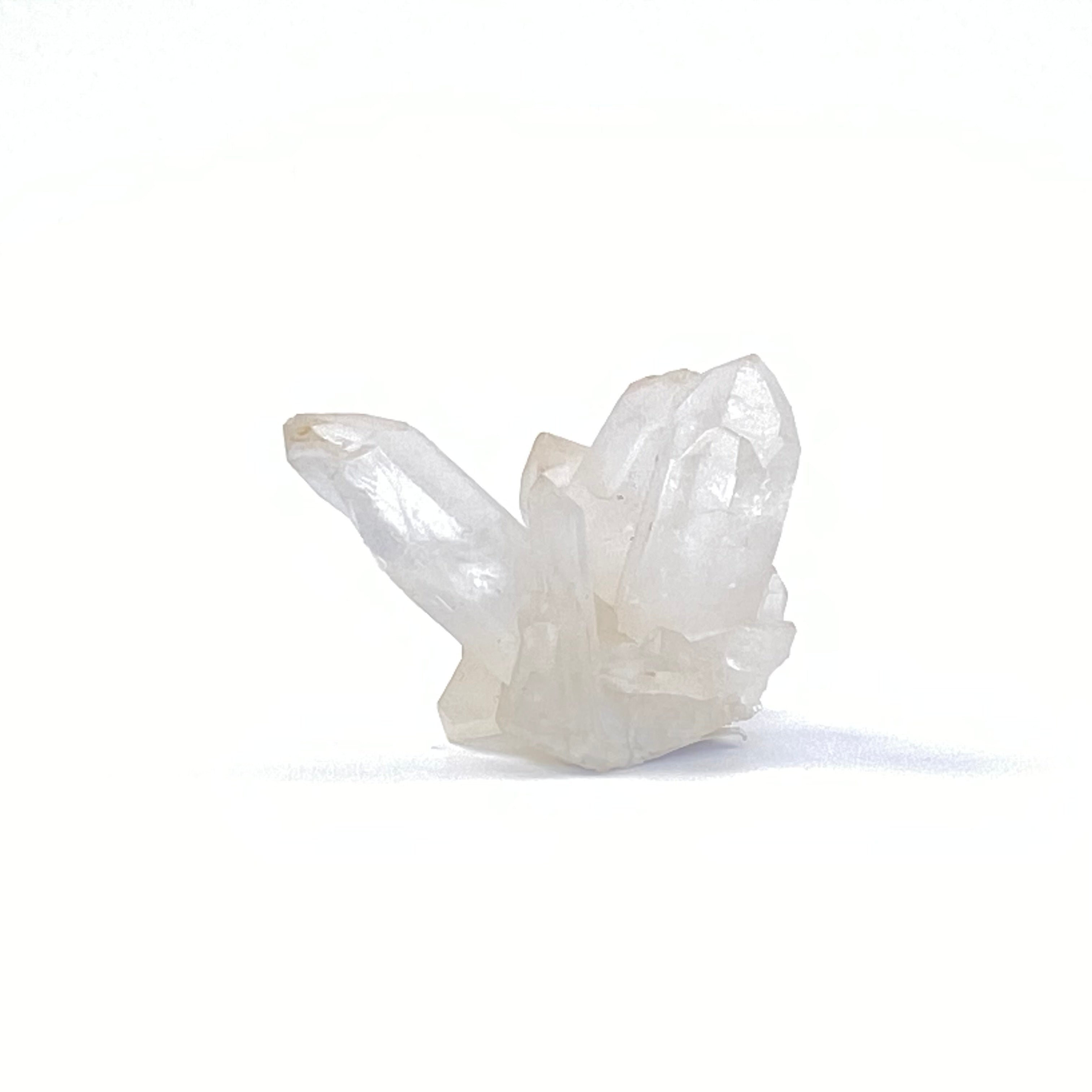 馬達加斯加白晶簇 (透明白色水晶 / 帶紅或黃泥)