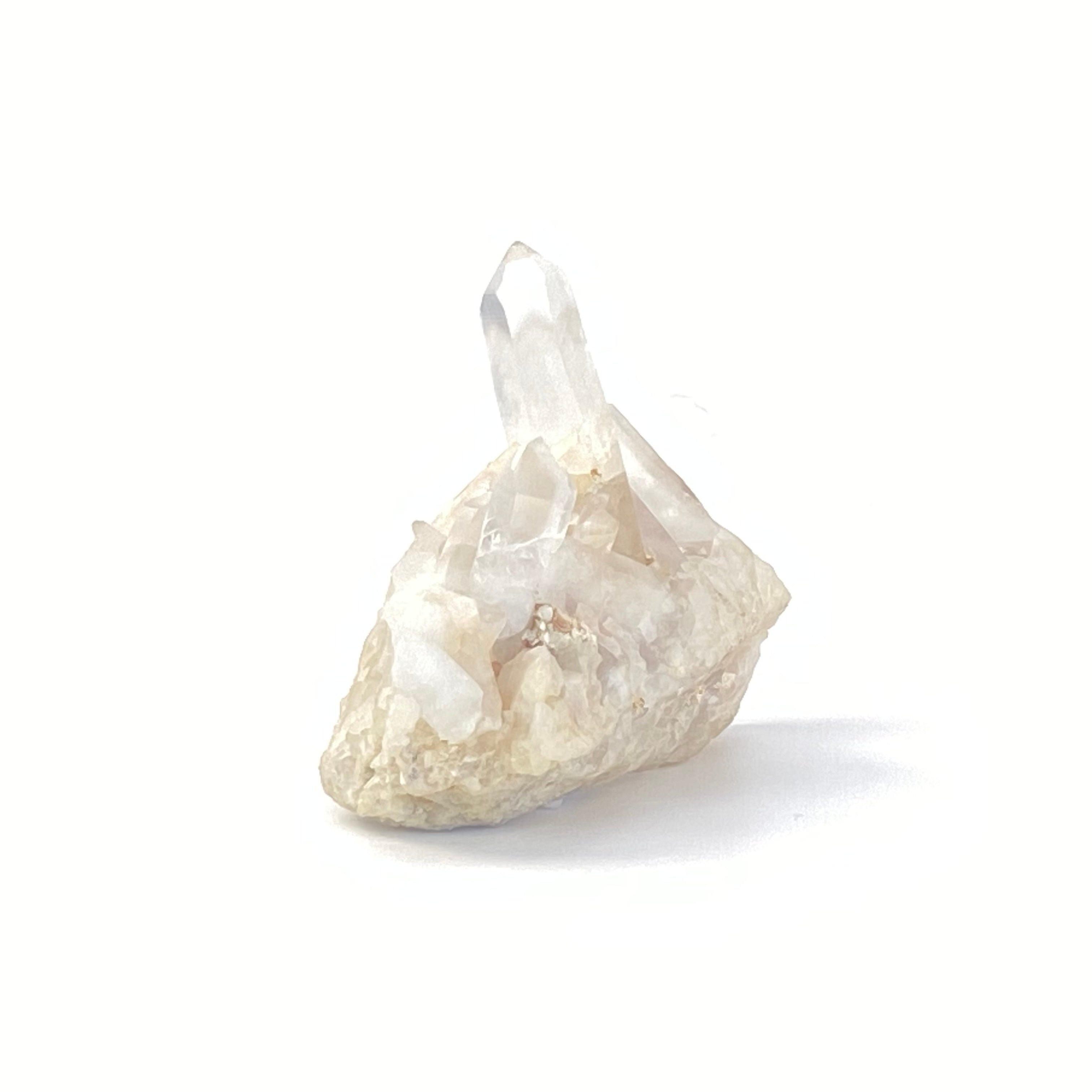 馬達加斯加白晶簇 (透明白色水晶 / 帶紅或黃泥)