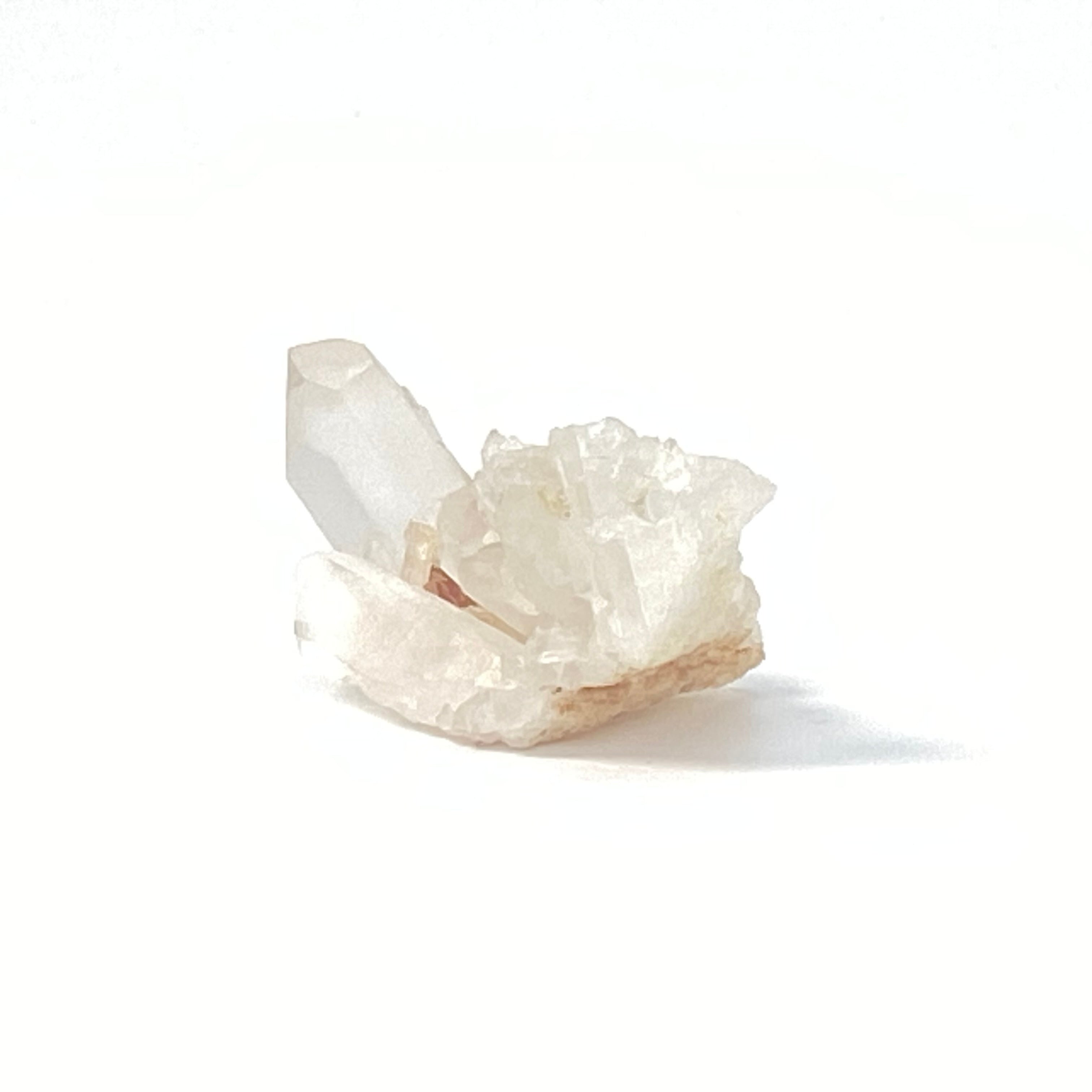 馬達加斯加白晶簇 (透明白色水晶 / 帶紅或黃泥)