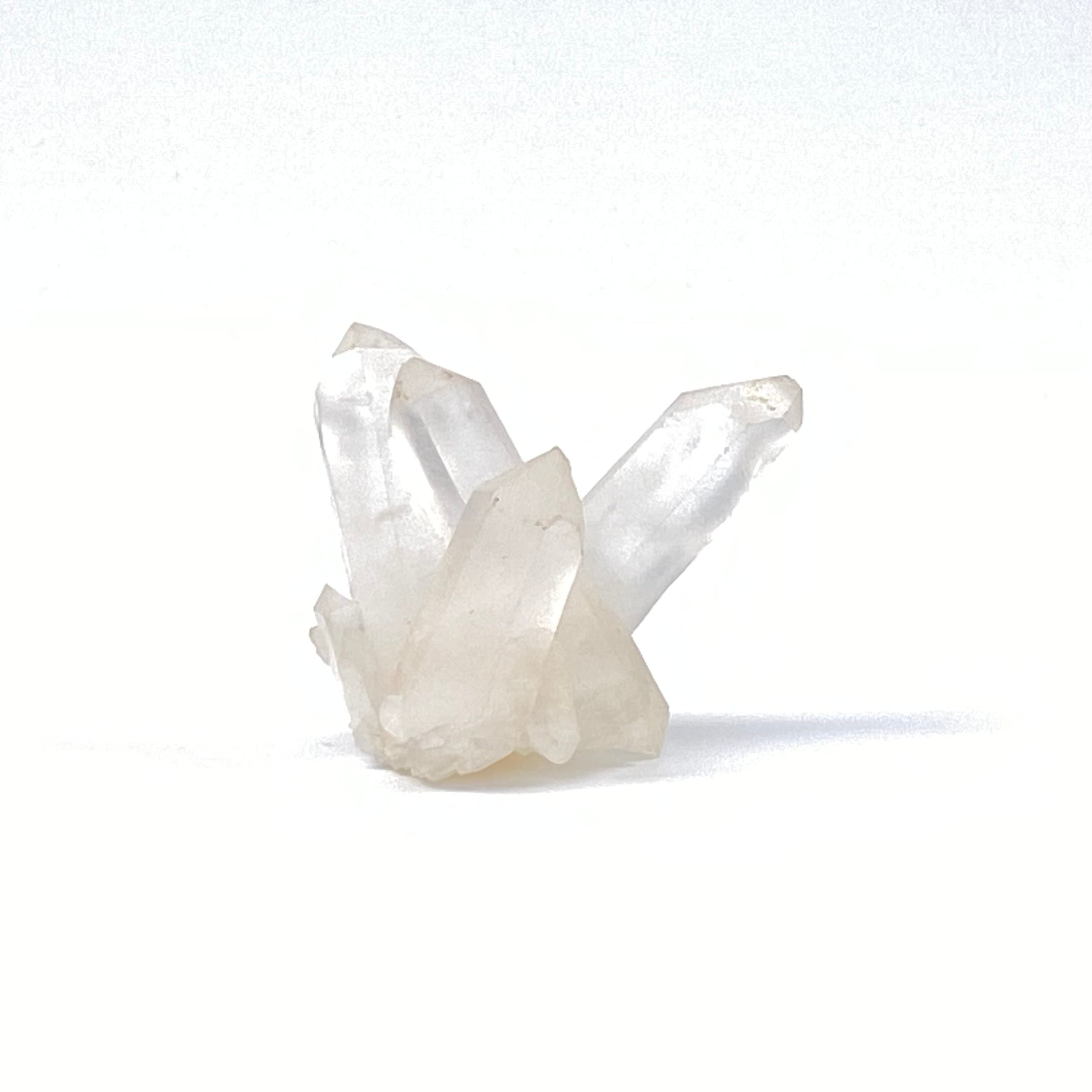 馬達加斯加白晶簇 (透明白色水晶 / 帶紅或黃泥)