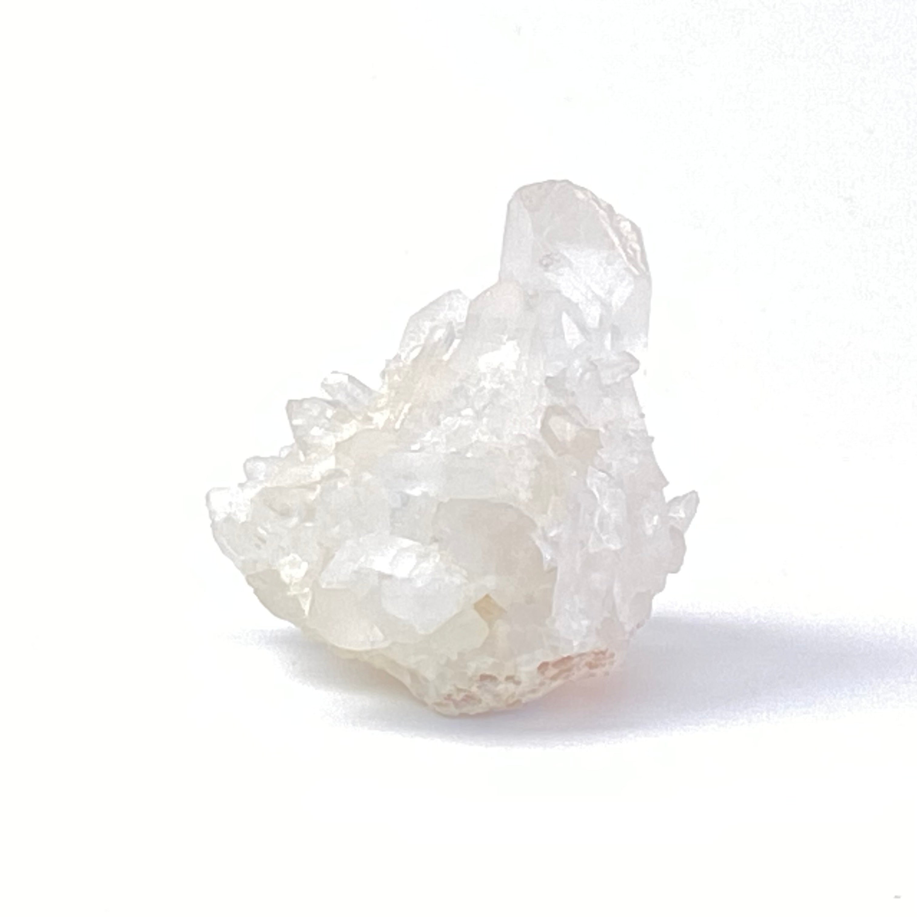 馬達加斯加白晶簇 (透明白色水晶 / 帶紅或黃泥)