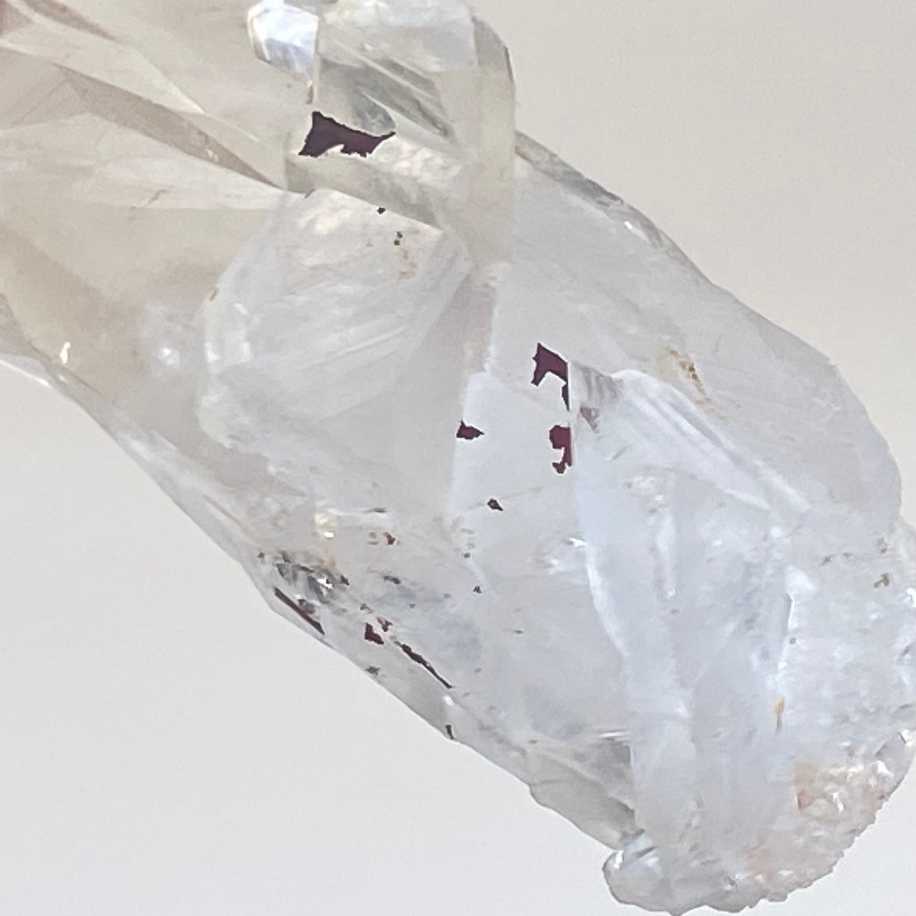 馬達加斯加白晶簇 (透明白色水晶 / 帶紅或黃泥)
